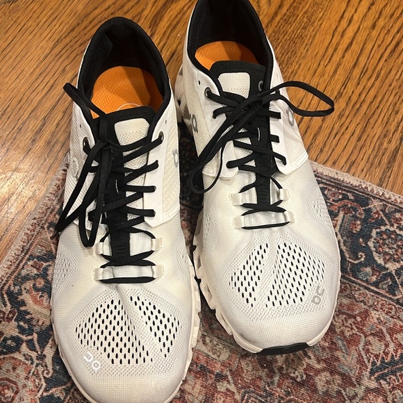 On Cloud X Women’s Running Shoe - Picture 2 of 8